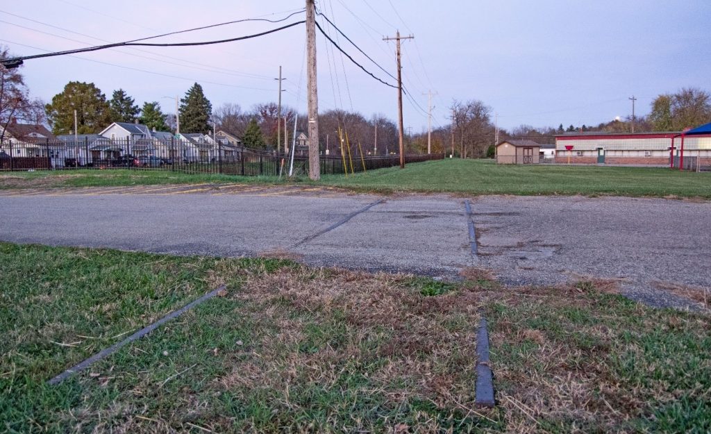 C&D tracks in front of Grant School